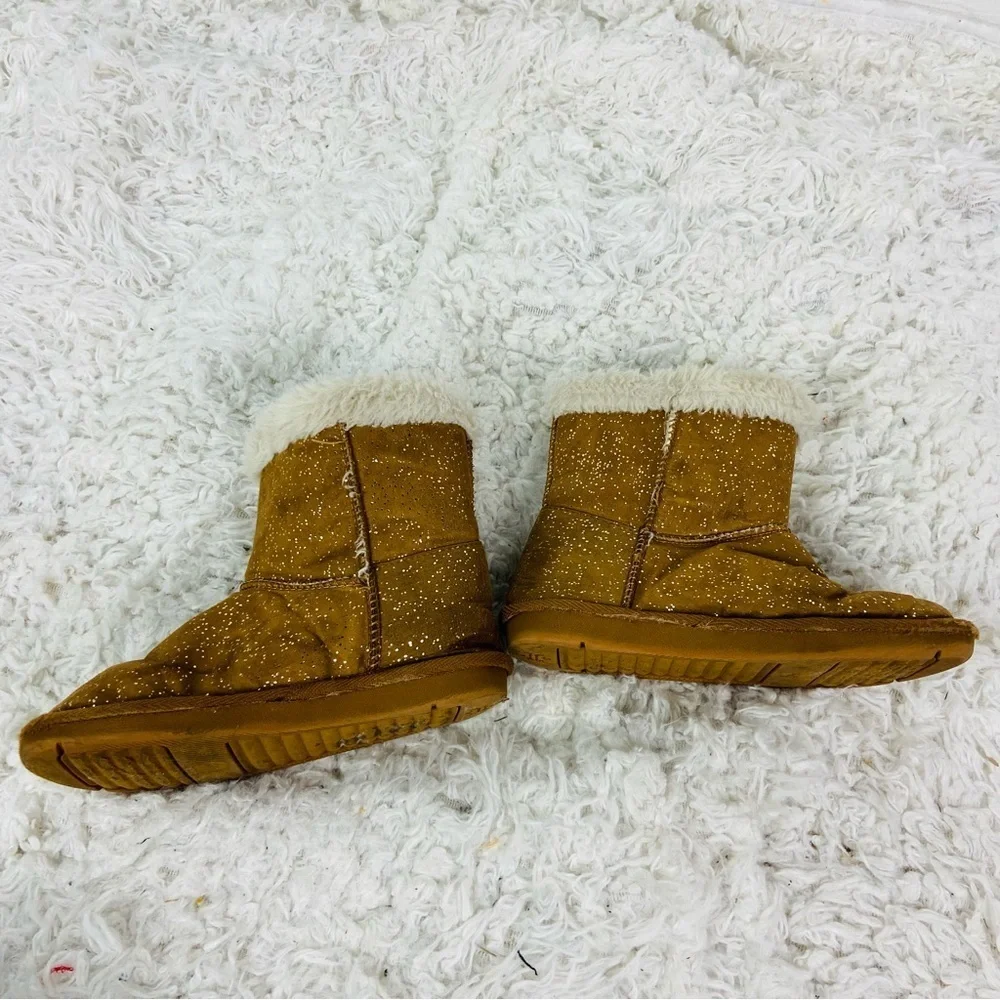 UNBRANDED Cozy Tan Kids glitter sparkly Boots with Bow Accent size 11 / 12